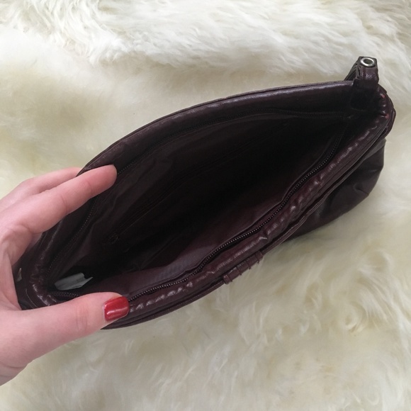 * * VINTAGE * * Burgundy Clutch - Picture 3 of 6